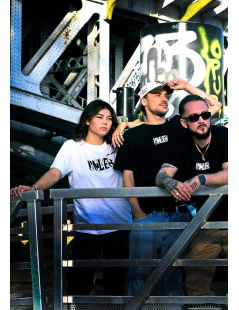 BLACK AND WHITE  –  T-SHIRT