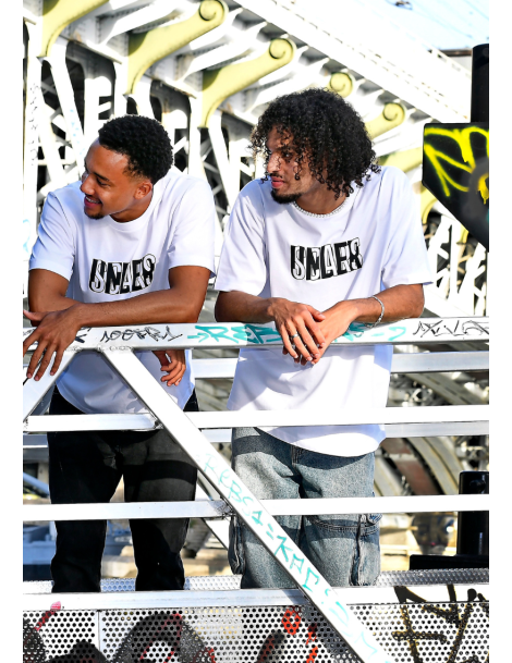 BLACK AND WHITE  –  T-SHIRT